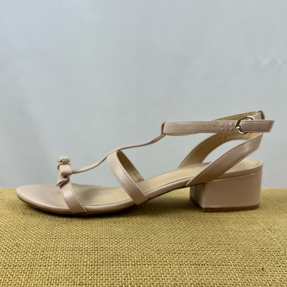 Kelly & Katie low light pink heels with bow | Size 9